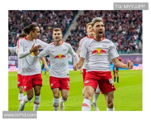 意甲激战：莱比锡与多特蒙德战平点球大战引发全场热烈反响