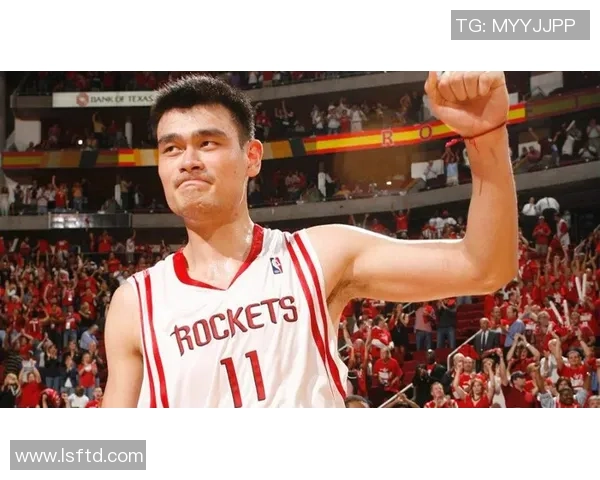 姚明试秀展现篮球魅力与个人风采引发全场热烈反响