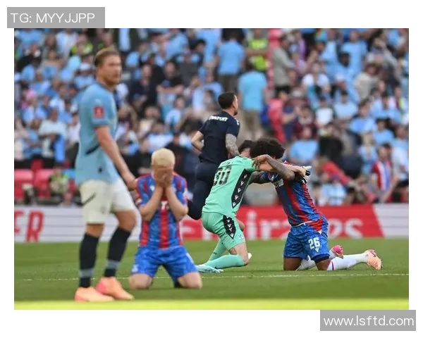 足总杯激战巴萨凭红牌风波以一球小胜曼城数据分析引发热议