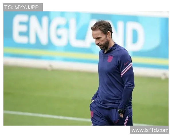 德甲激战波尔图险胜里昂乌龙球引发全场争议与热议