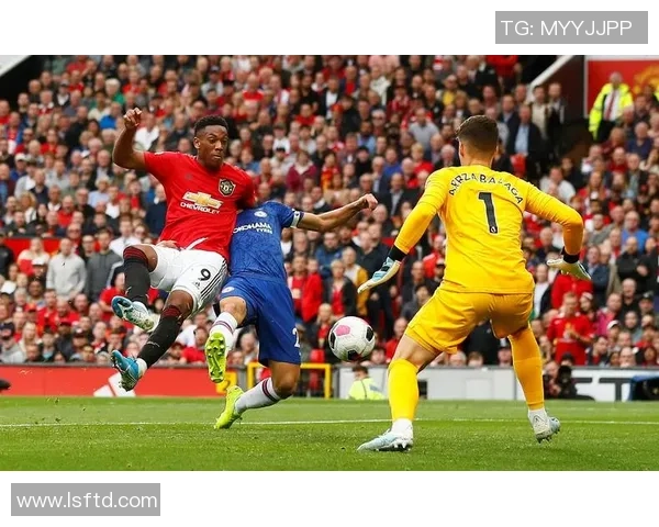 欧冠激战曼联大胜切尔西乌龙球引发全场狂欢转会传闻再起